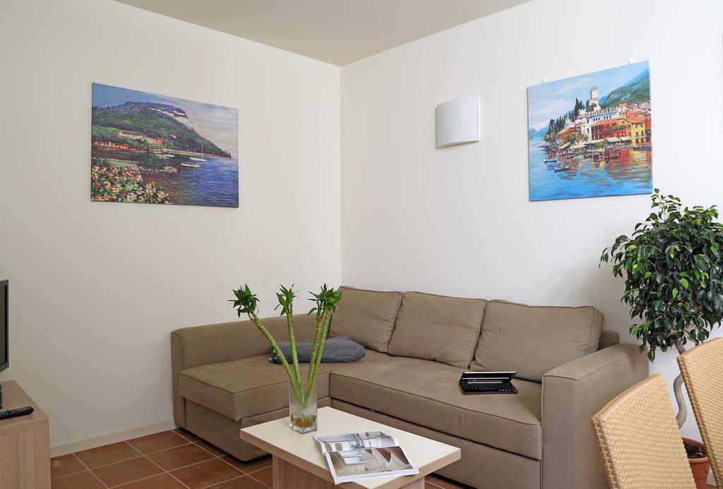 Appartamenti Corte Leonardo Garda  Zimmer foto